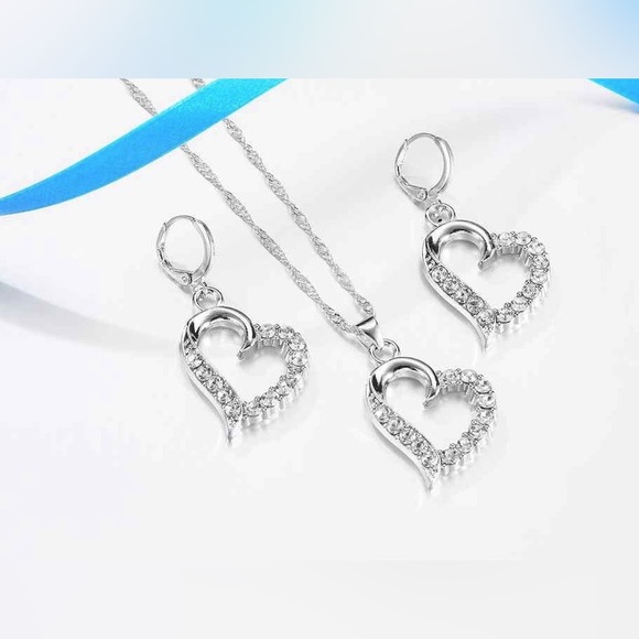 Don’t Go Breaking My Heart Set - Picture 2 of 4